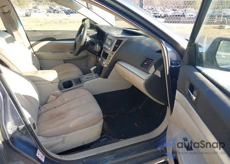 2013 Subaru Outback 2.5I z USA, uszkodzony, nr VIN 4S4BRCAC9D3289601